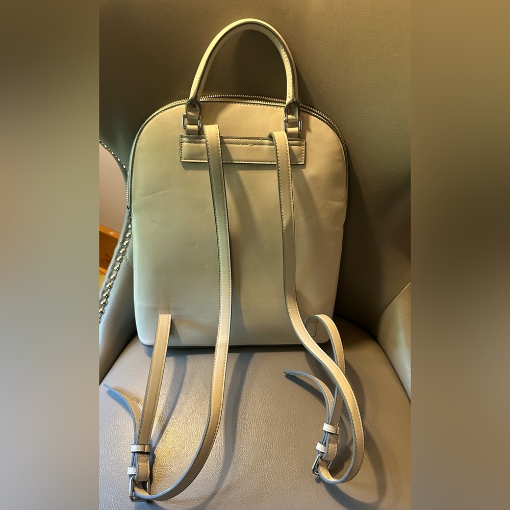 EUC “a new day” brand gray/taupe colored faux leather backpack. Smoke free home.